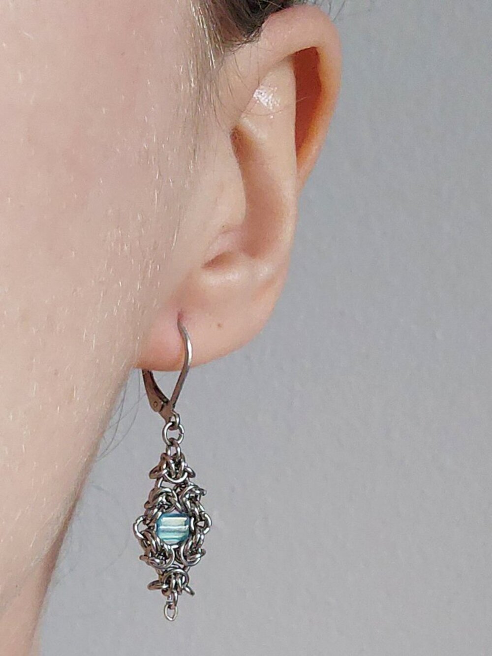 Medieval delicate and dainty silver and blue leverback earrings - Picture 8 of 9